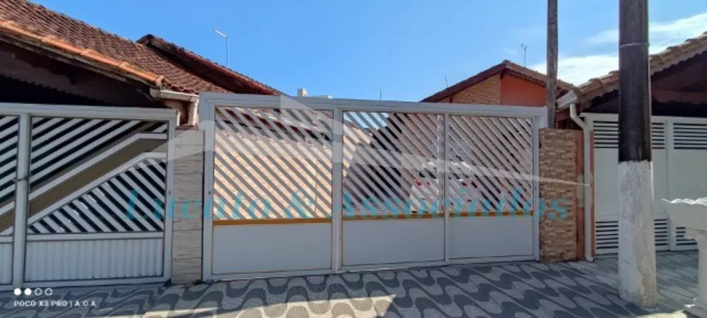 Casa à venda com 2 quartos, 100m² - Foto 1