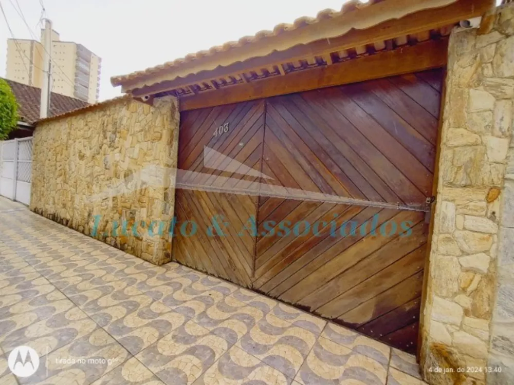 Casa à venda com 3 quartos, 137m² - Foto 1