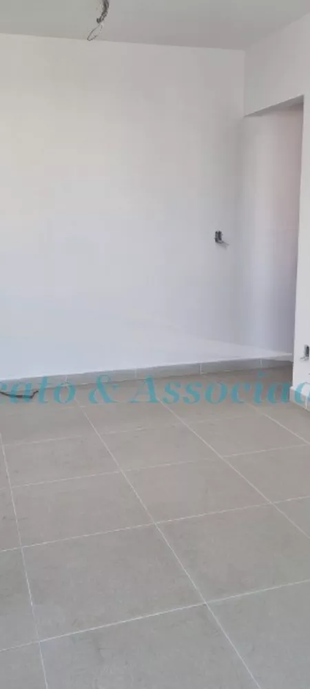 Apartamento à venda com 2 quartos, 70m² - Foto 4