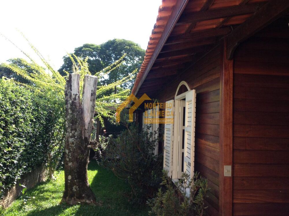 Casa à venda com 4 quartos, 242m² - Foto 4