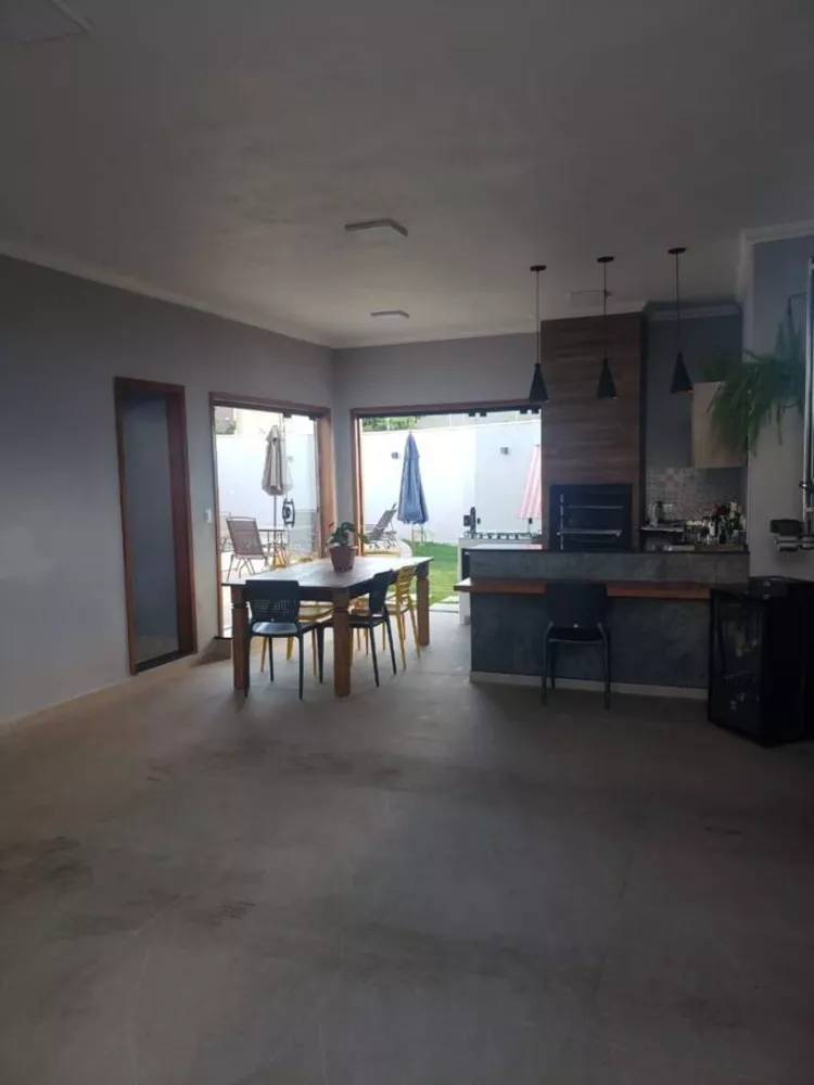 Casa à venda com 3 quartos, 155m² - Foto 4