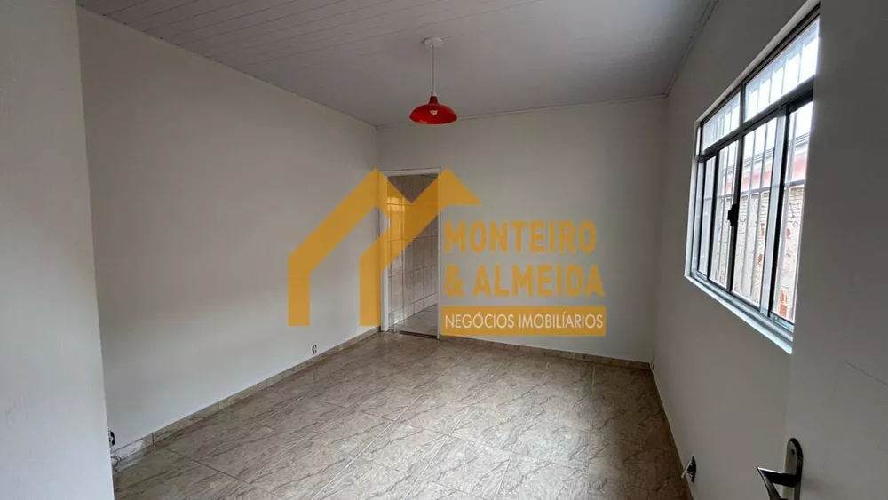 Casa à venda com 3 quartos, 121m² - Foto 1