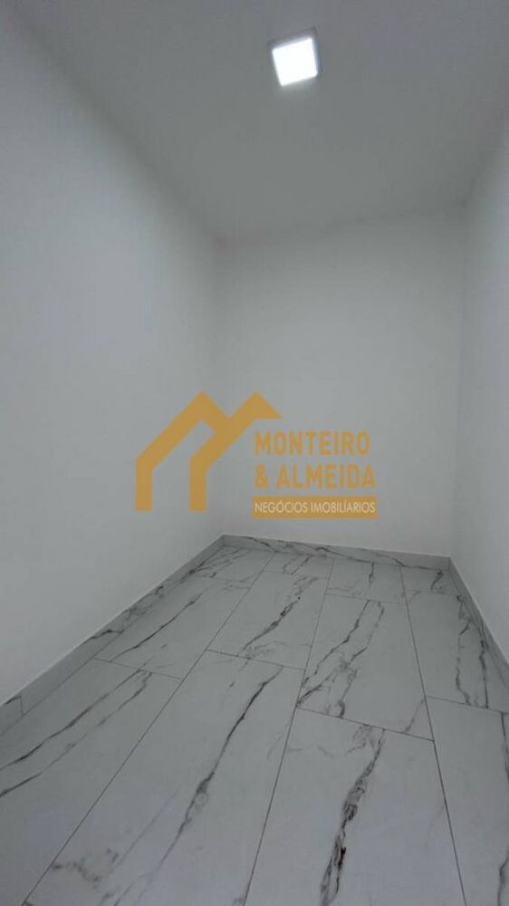 Casa de Condomínio à venda com 3 quartos, 200m² - Foto 2