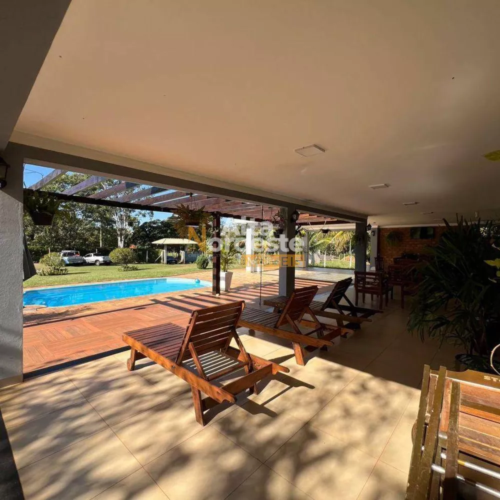 Chácara, 3 quartos, 4000 m² - Foto 1