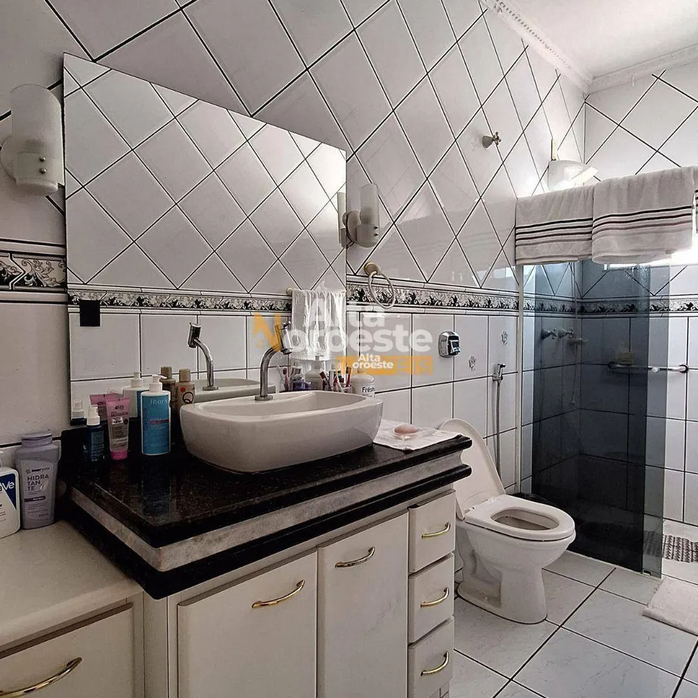 Casa, 3 quartos, 250 m² - Foto 12