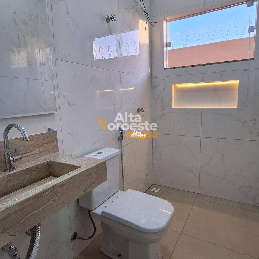Casa à venda com 2 quartos, 80m² - Foto 1