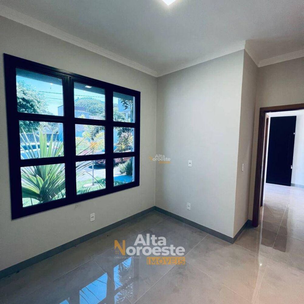 Casa à venda com 3 quartos, 240m² - Foto 1