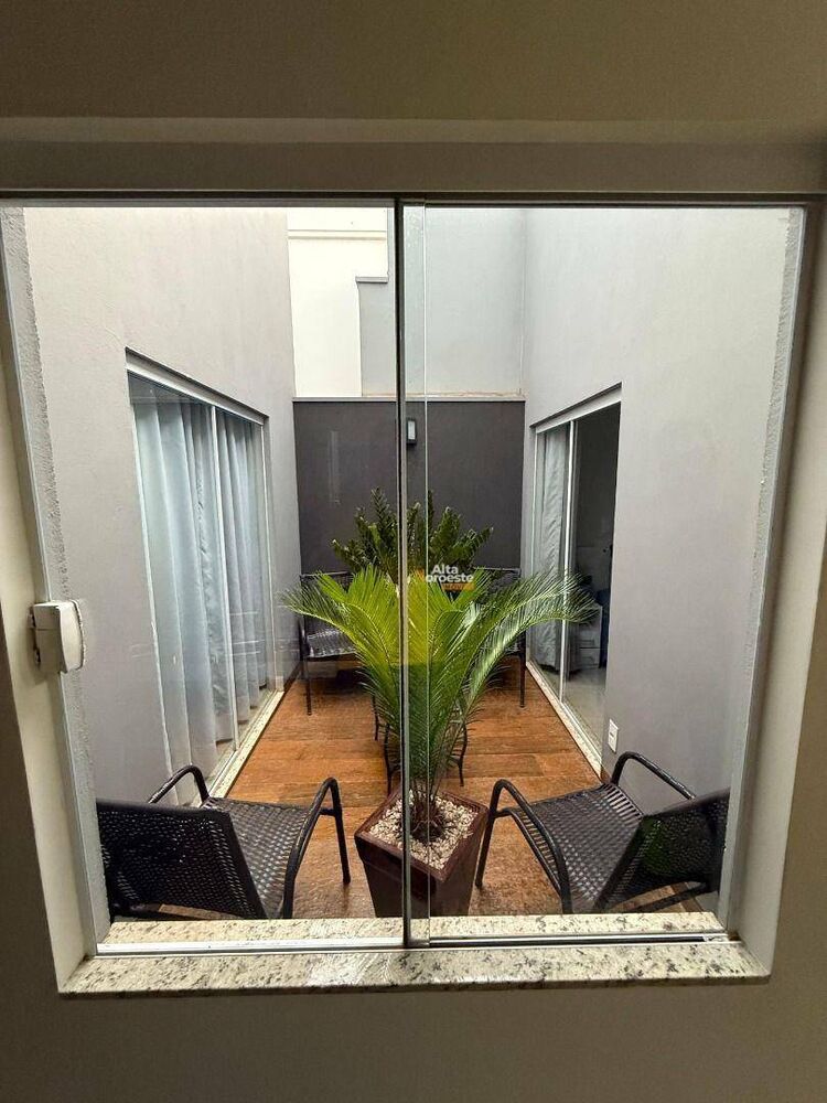 Casa de Condomínio à venda com 3 quartos, 224m² - Foto 4