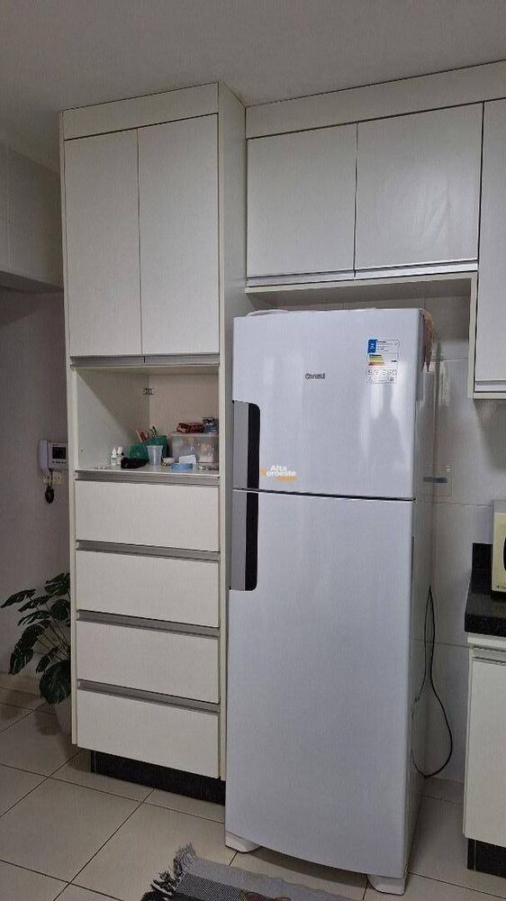 Sobrado à venda com 3 quartos, 230m² - Foto 1