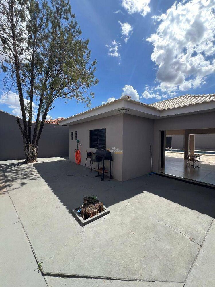 Casa à venda com 1 quarto, 200m² - Foto 9