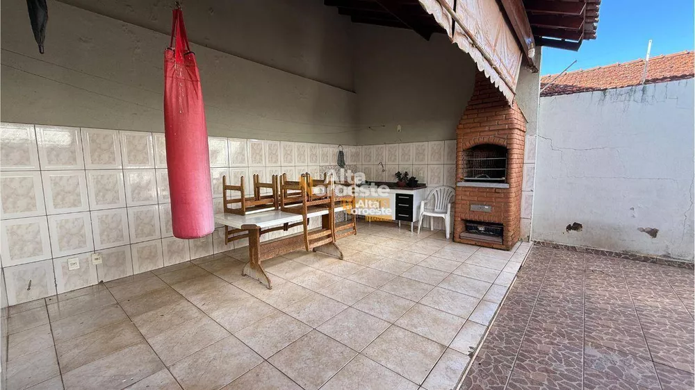Casa, 3 quartos, 186 m² - Foto 11