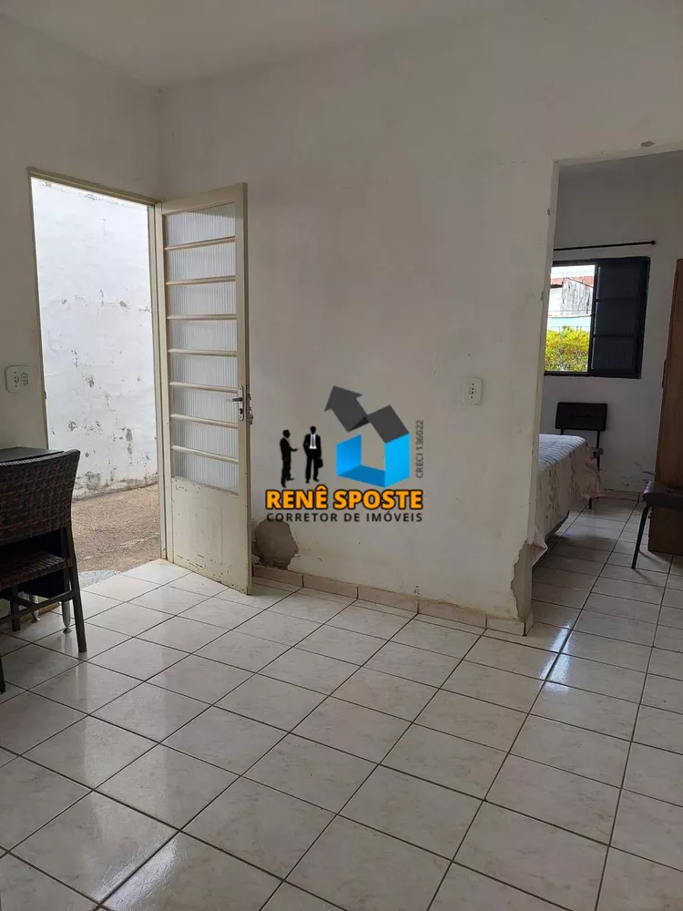 Casa à venda com 3 quartos, 70m² - Foto 2