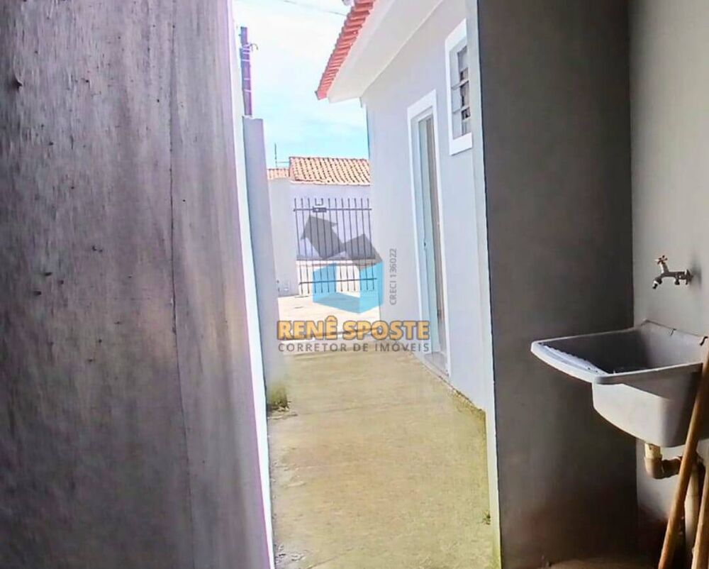 Casa à venda com 2 quartos, 70m² - Foto 1