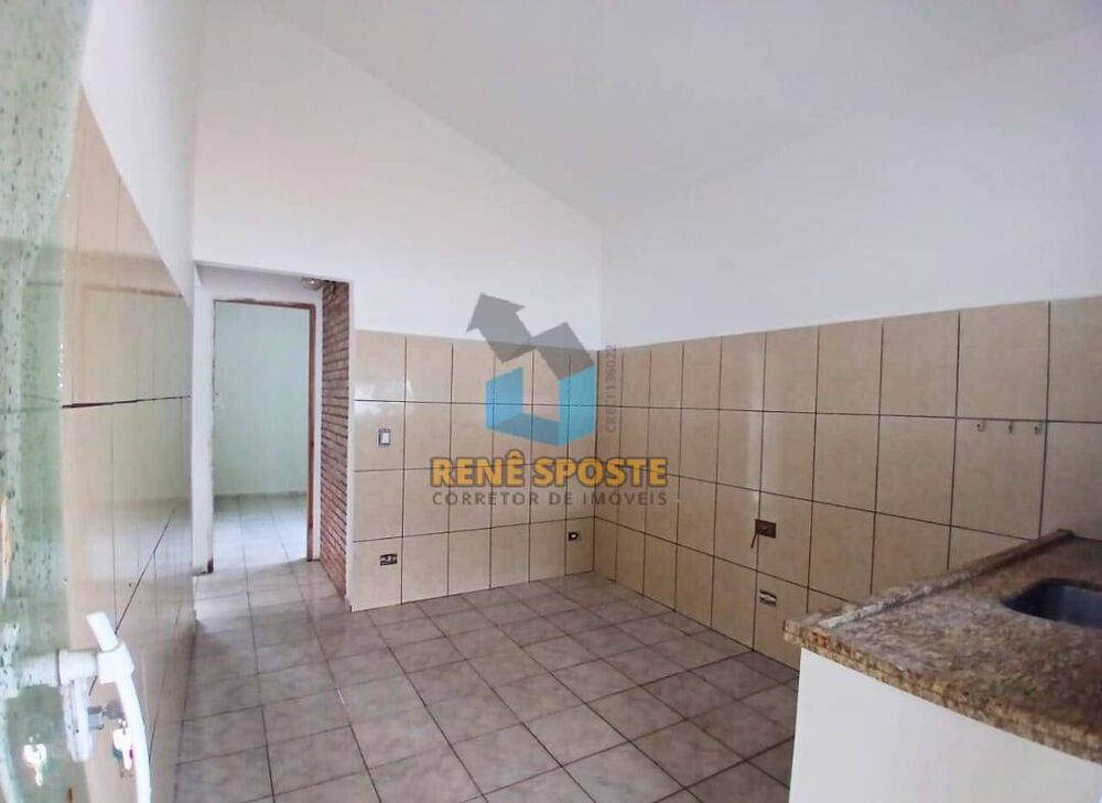 Casa à venda com 2 quartos, 70m² - Foto 2