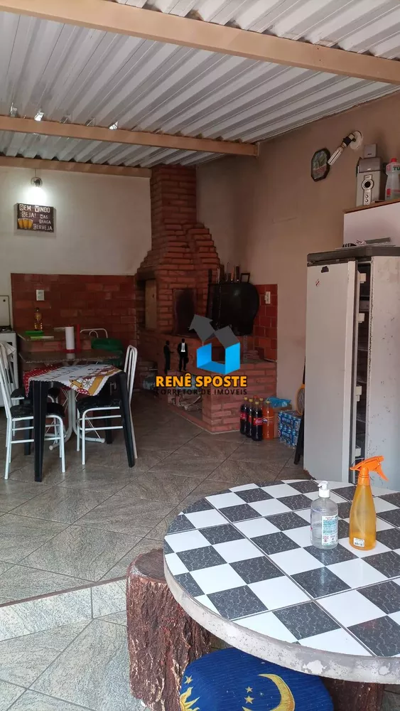 Casa à venda com 2 quartos, 149m² - Foto 1