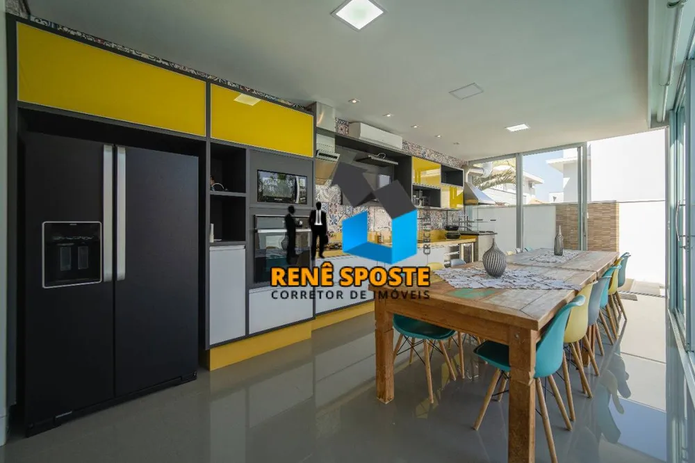 Sobrado, 3 quartos, 398 m² - Foto 1