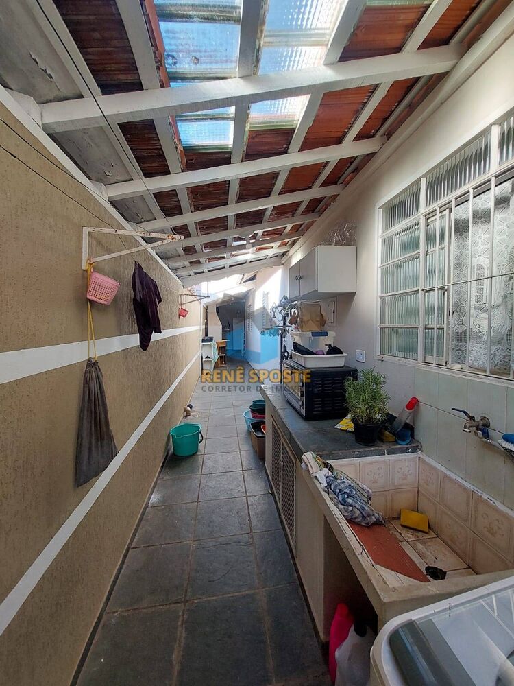 Casa à venda com 2 quartos, 103m² - Foto 2