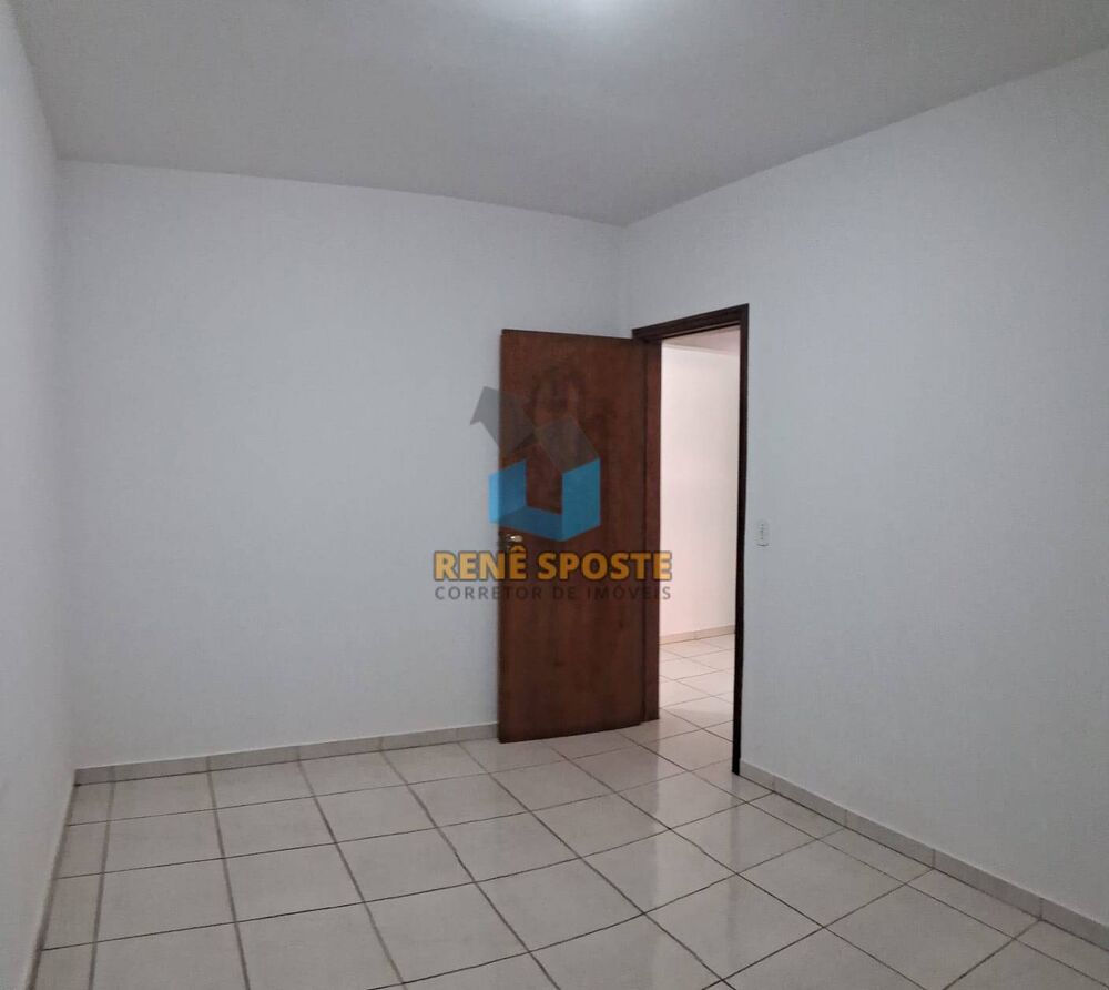 Casa à venda com 2 quartos, 168m² - Foto 2