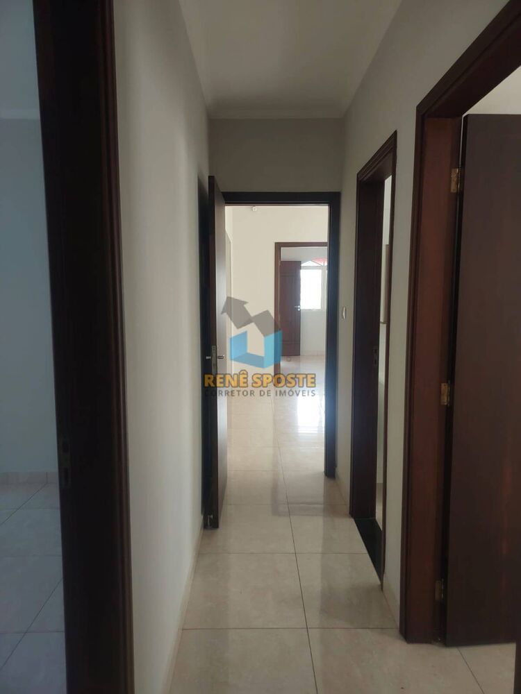 Casa, 3 quartos, 210 m² - Foto 1