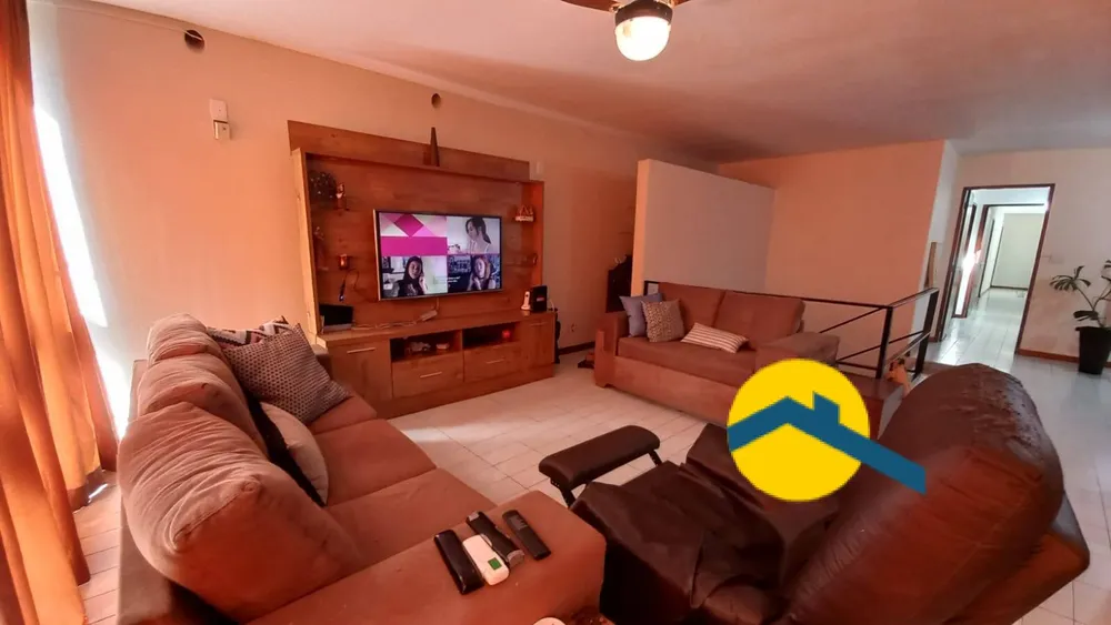 Casa, 4 quartos, 240 m² - Foto 2