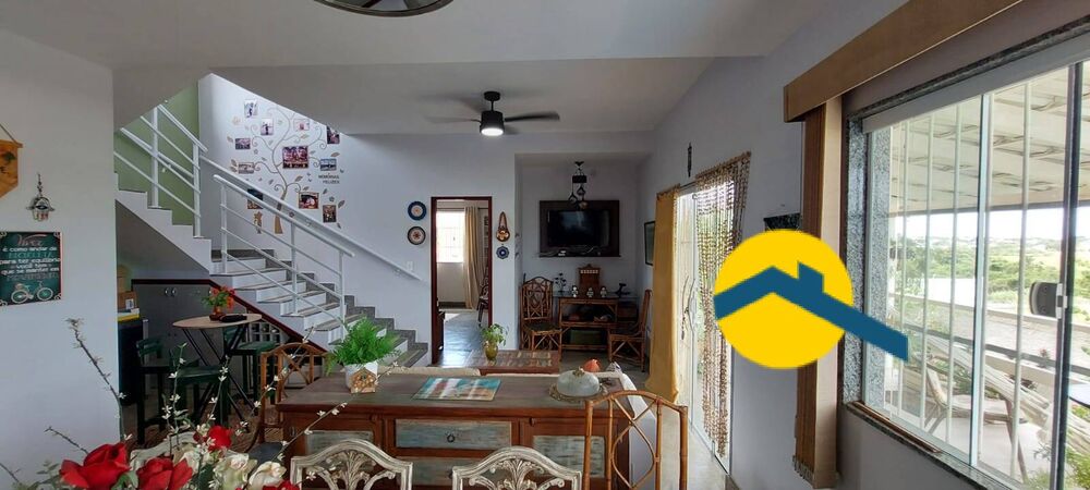 Casa à venda com 4 quartos, 207m² - Foto 1