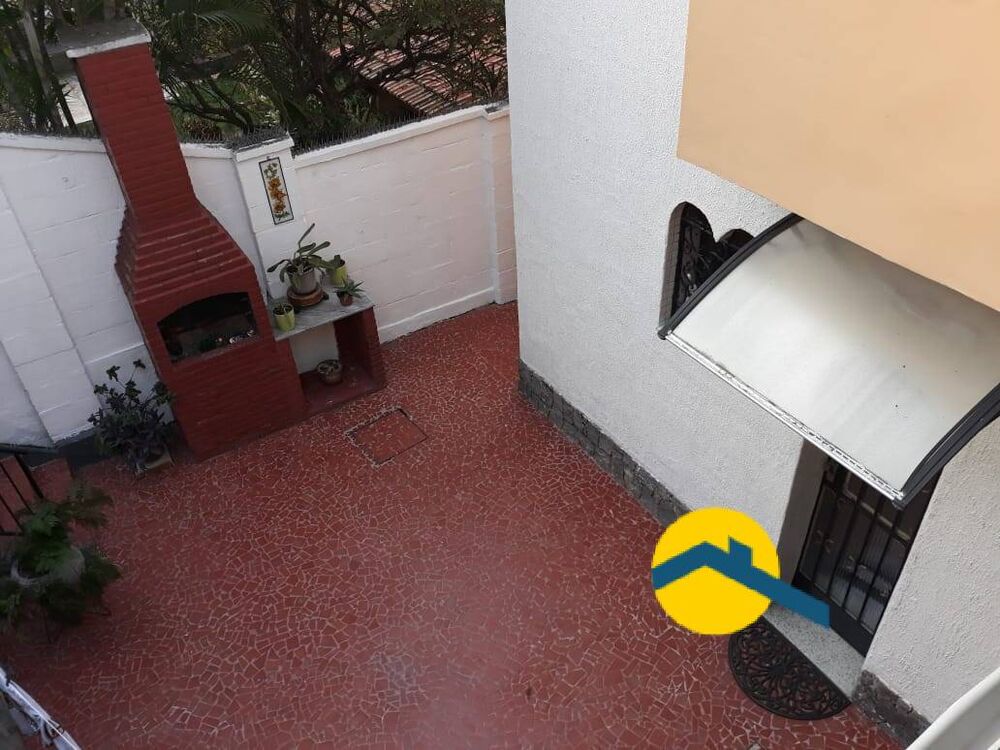 Casa à venda com 3 quartos, 106m² - Foto 4
