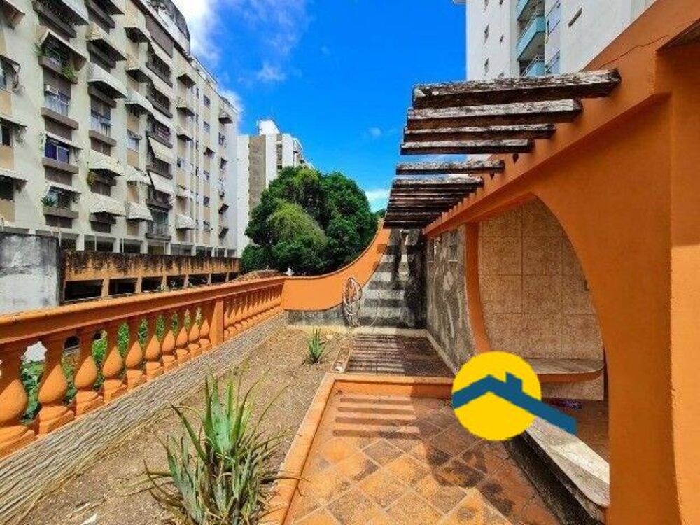 Casa, 4 quartos, 240 m² - Foto 1