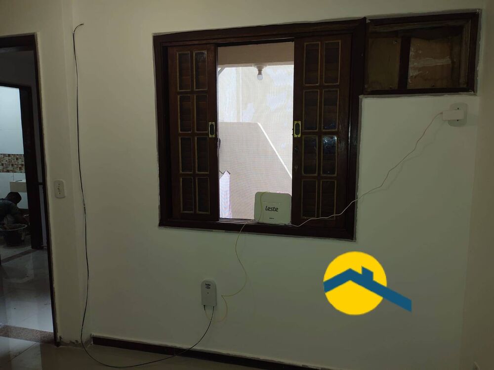 Casa à venda com 2 quartos, 76m² - Foto 1