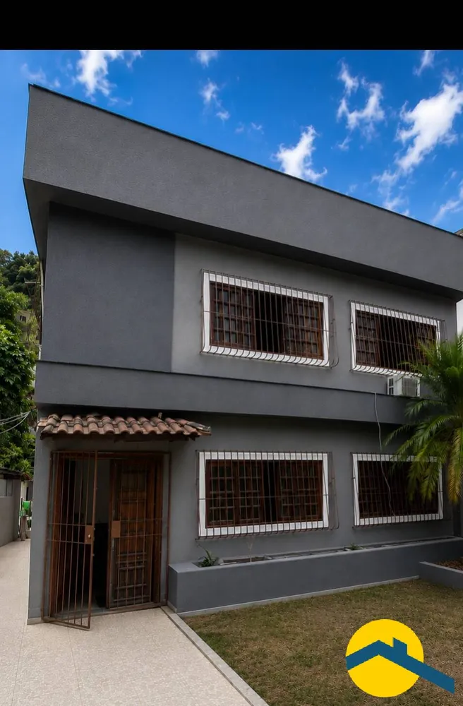 Casa, 5 quartos, 185 m² - Foto 1