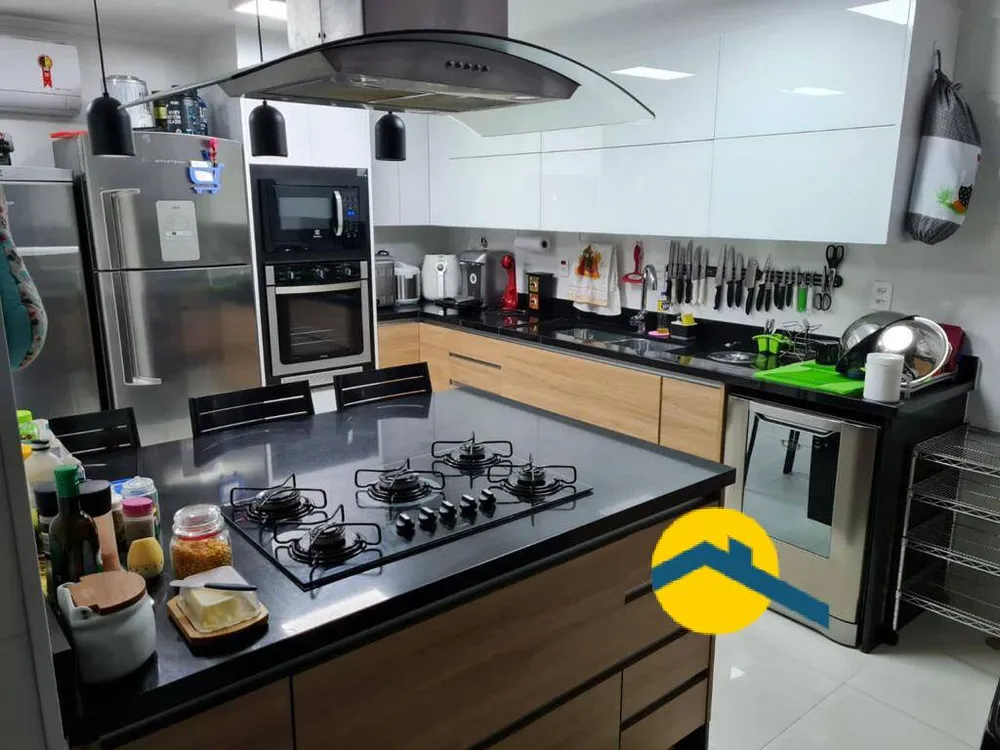 Apartamento, 3 quartos, 140 m² - Foto 1