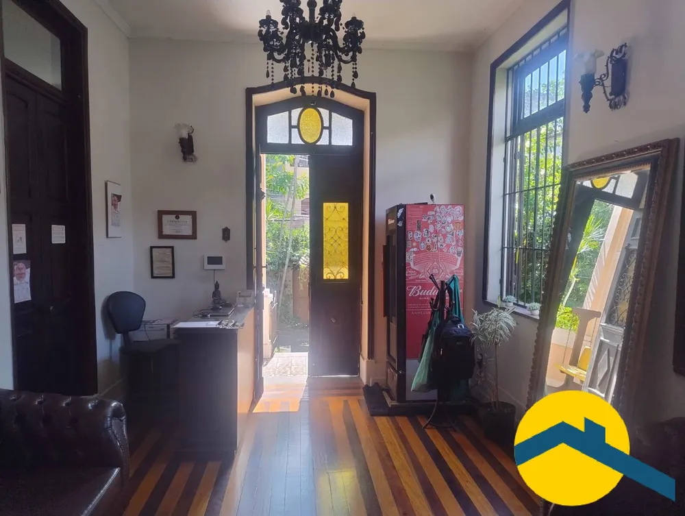 Casa, 6 quartos, 240 m² - Foto 1