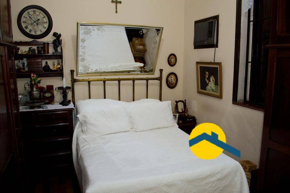 Casa à venda com 6 quartos, 240m² - Foto 12