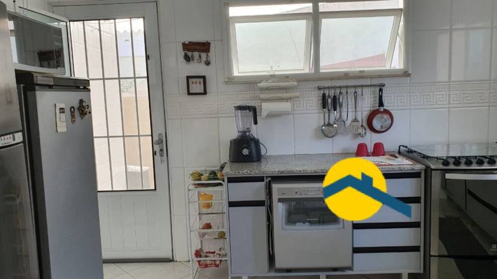 Casa à venda com 5 quartos, 280m² - Foto 3