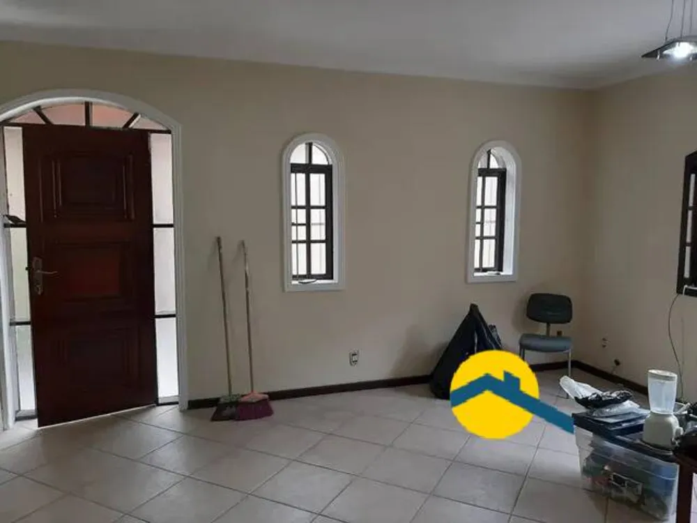 Casa, 4 quartos, 210 m² - Foto 1