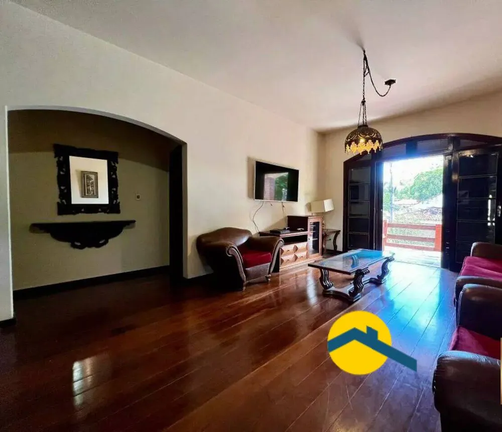 Casa, 4 quartos, 195 m² - Foto 1