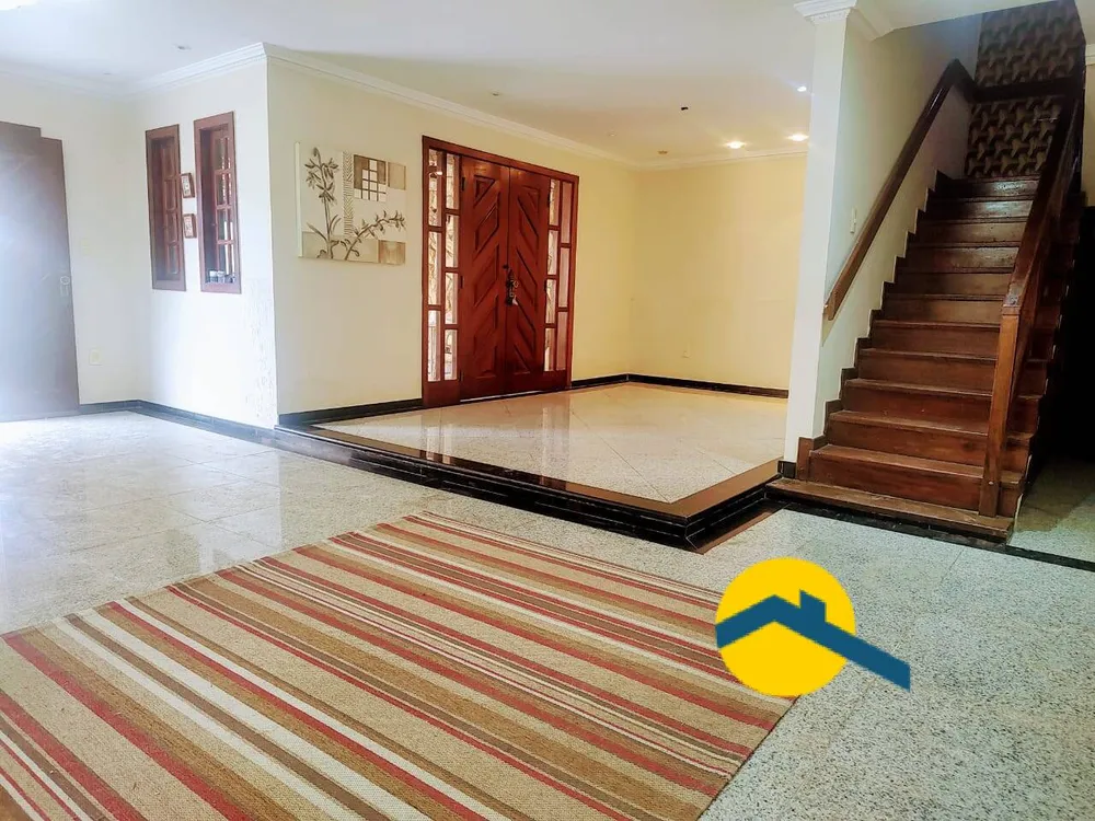 Casa, 5 quartos, 250 m² - Foto 1