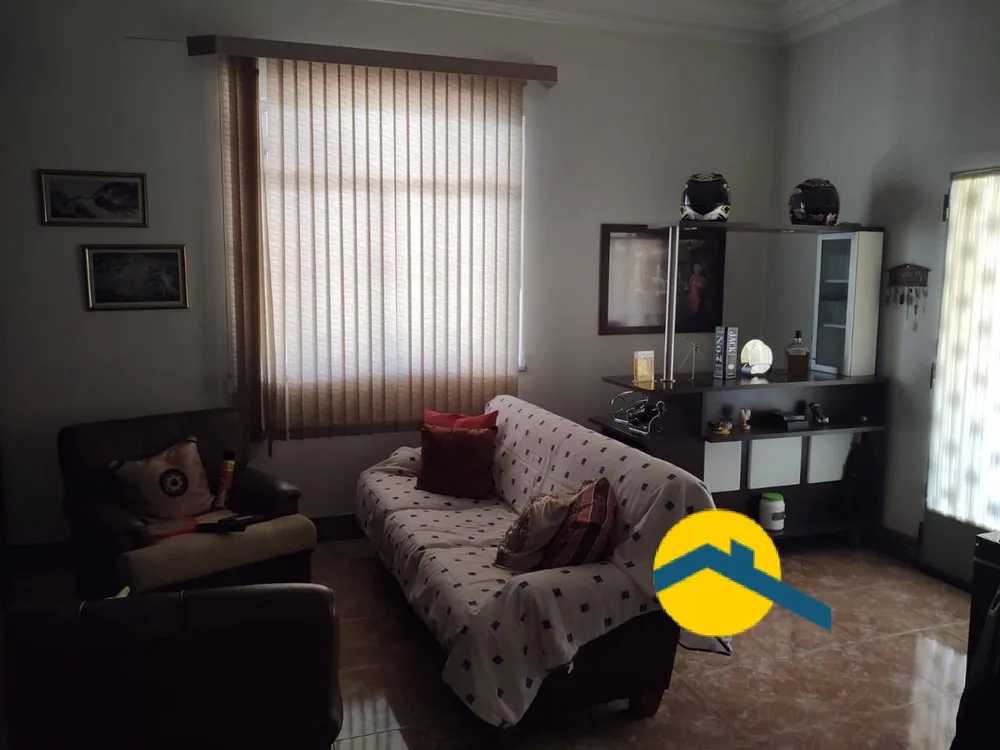 Casa, 4 quartos, 220 m² - Foto 1