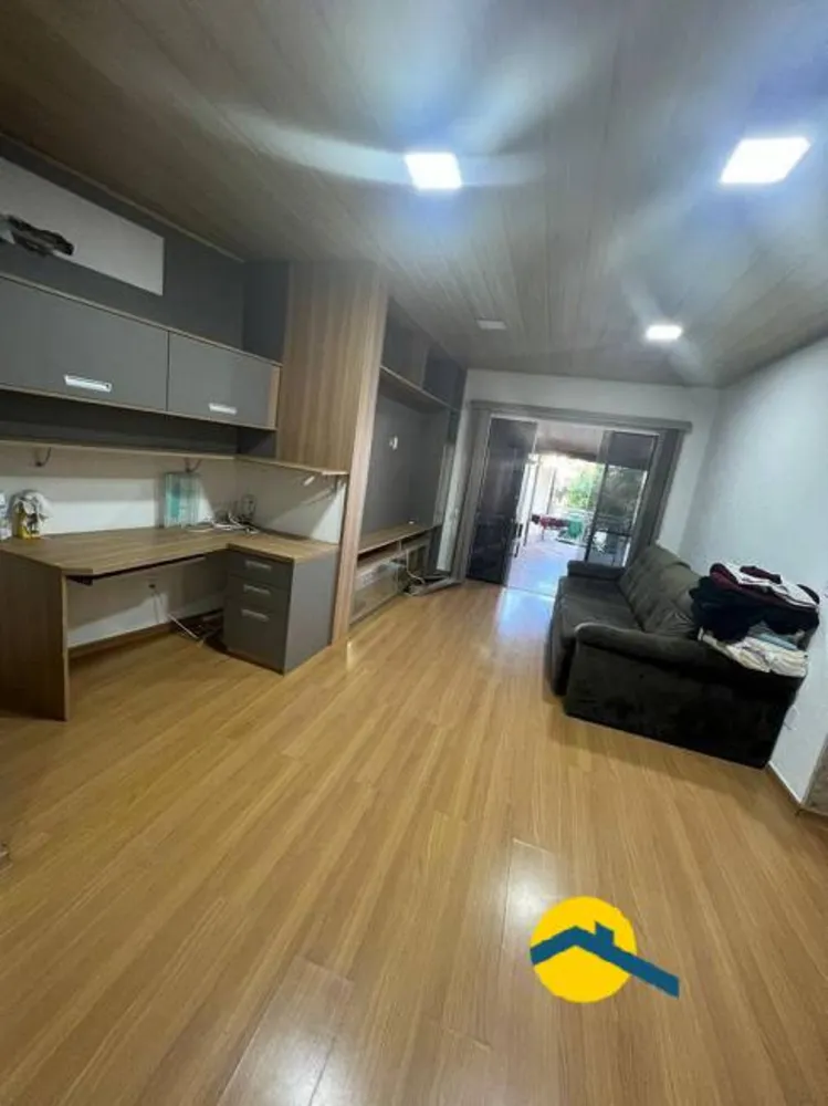 Casa, 4 quartos, 196 m² - Foto 1