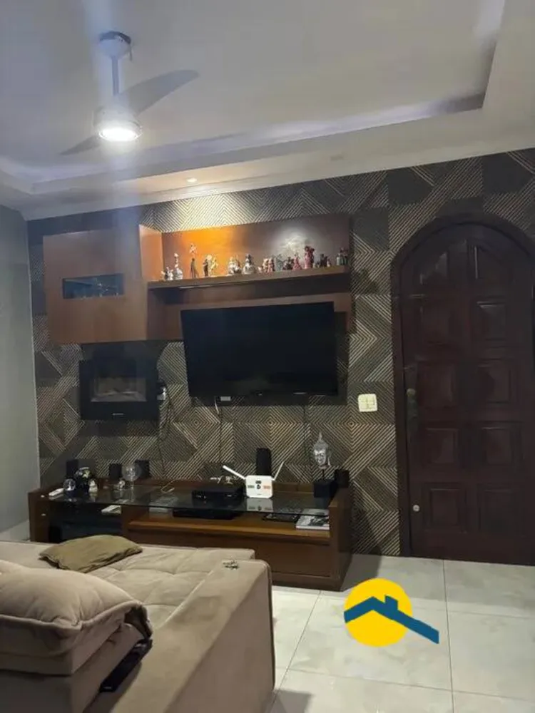 Casa, 4 quartos, 220 m² - Foto 2