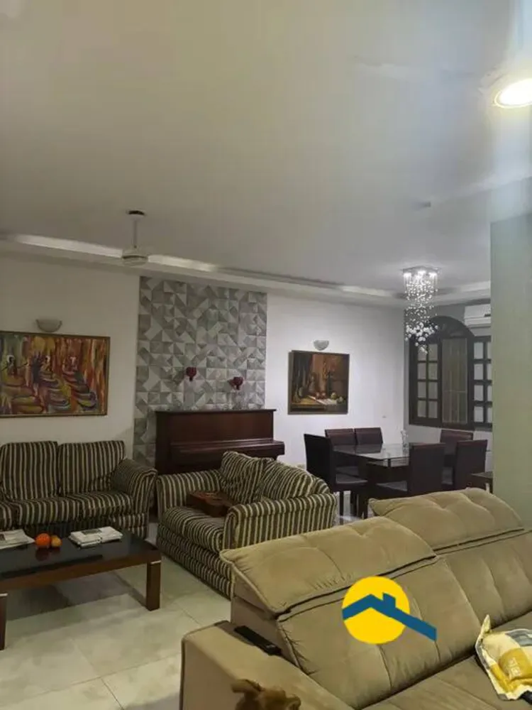 Casa, 4 quartos, 220 m² - Foto 1