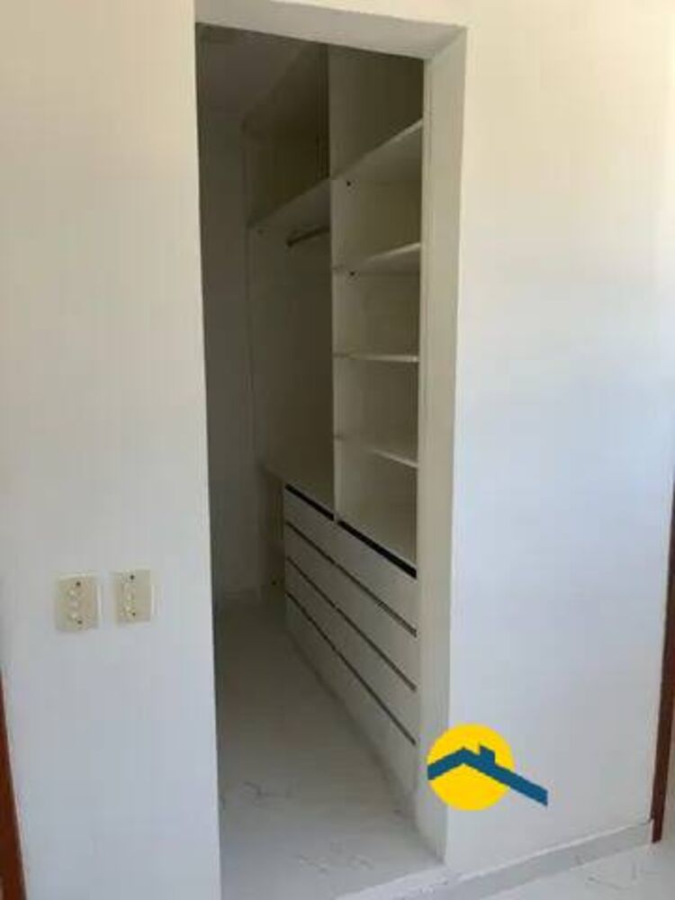 Casa à venda com 3 quartos, 110m² - Foto 2