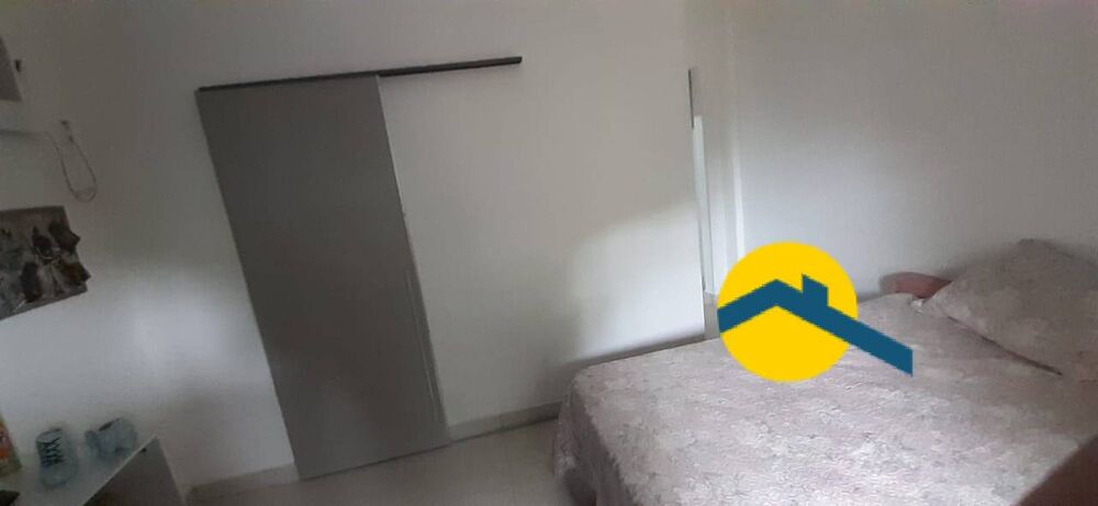 Casa à venda com 4 quartos, 168m² - Foto 1