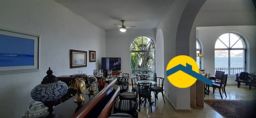 Casa, 4 quartos, 221 m² - Foto 1