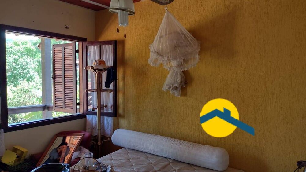 Casa à venda com 3 quartos, 500m² - Foto 2