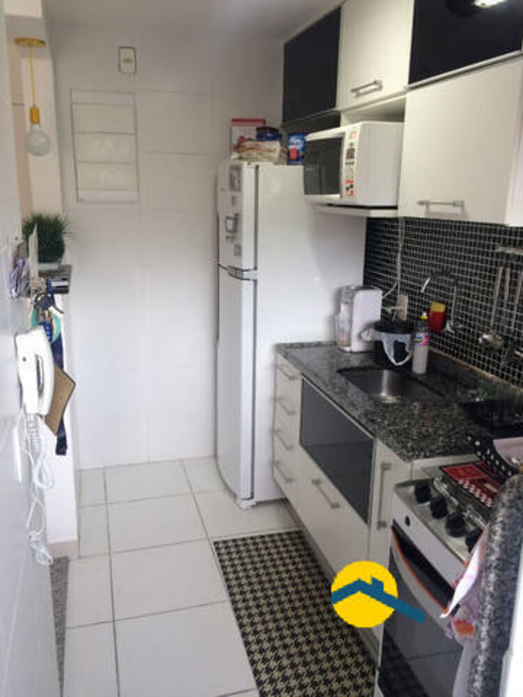 Apartamento à venda com 2 quartos, 60m² - Foto 2
