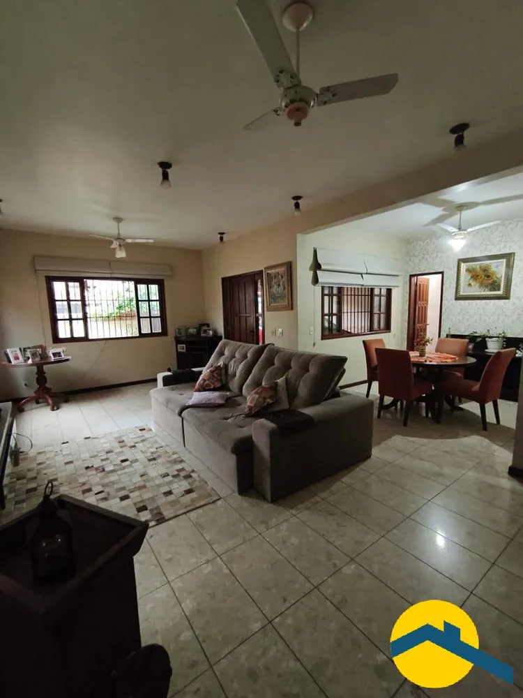 Casa, 4 quartos, 200 m² - Foto 1