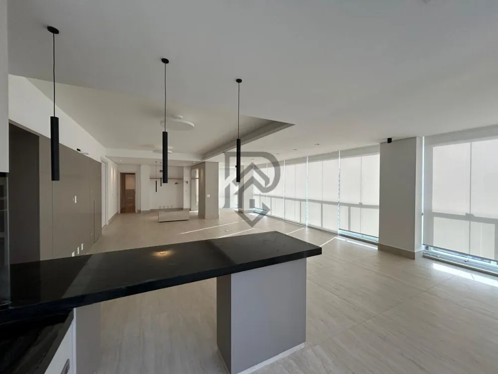 Apartamento, 3 quartos, 197 m² - Foto 1