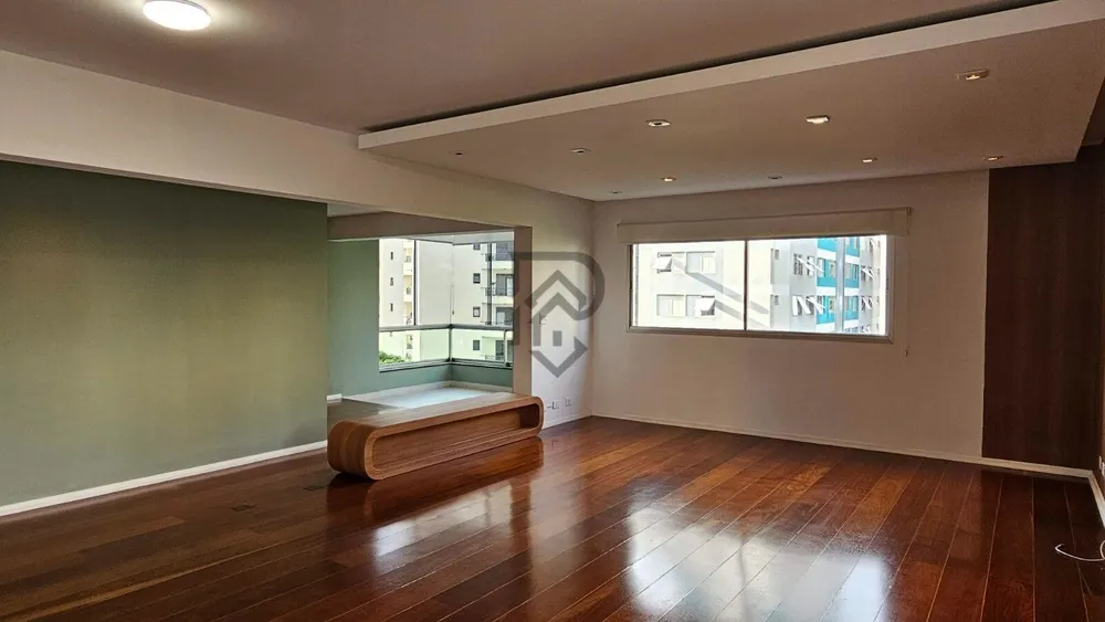Apartamento, 3 quartos, 240 m² - Foto 1