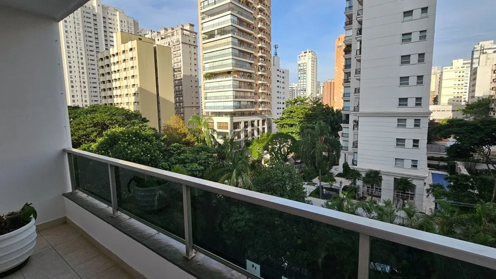 Apartamento, 3 quartos, 240 m² - Foto 2