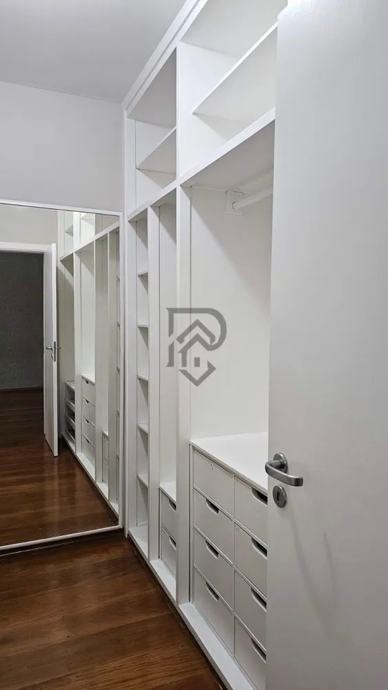 Apartamento, 3 quartos, 240 m² - Foto 1